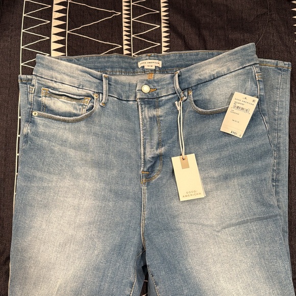🩵NWT & NIB🩵GOOD AMERICAN 14-18 JEANS - Picture 2 of 6